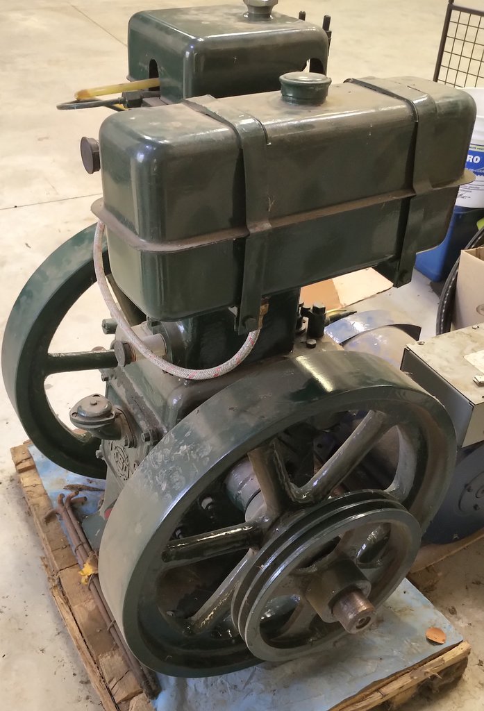 GreatRootBear's tweet photo. Harvesting potatoes and figuring out a Lister engine.

Sunday at the #RootFarm https://t.co/FFokM5hx7Z