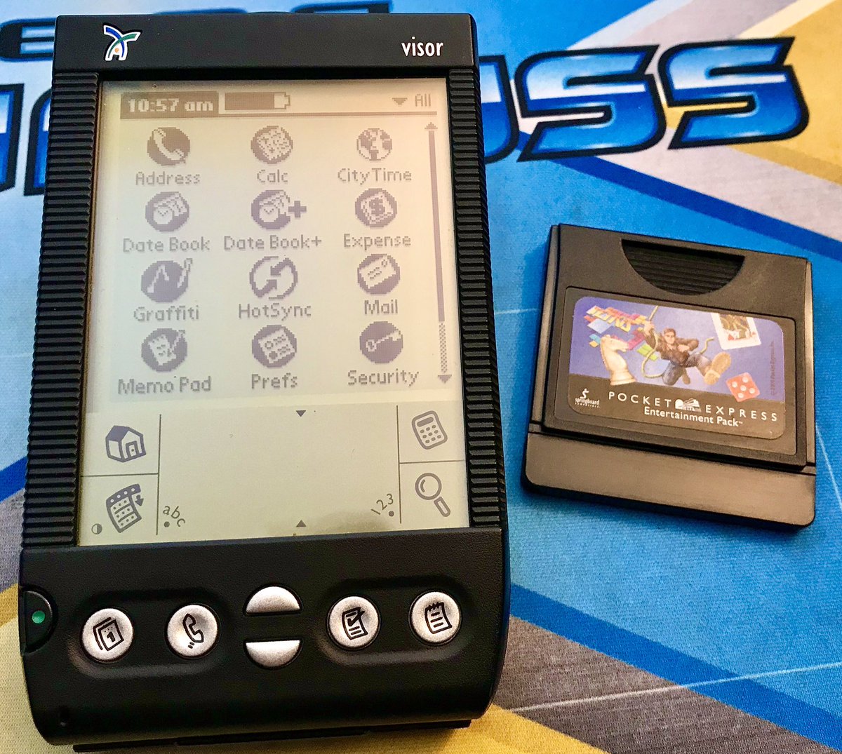RetroFox8Bit's tweet photo. Moment of weakness for this flea market find today - Handspring Visor with the Pocket Express Entertainment Pack. The little game pack with Tetris and Lode Runner trapped me! Only $5. Controls surprisingly well and using 2x AAA batteries is handy. #HandspringVisor #PDA https://t.co/dbJ5ueeS7Q