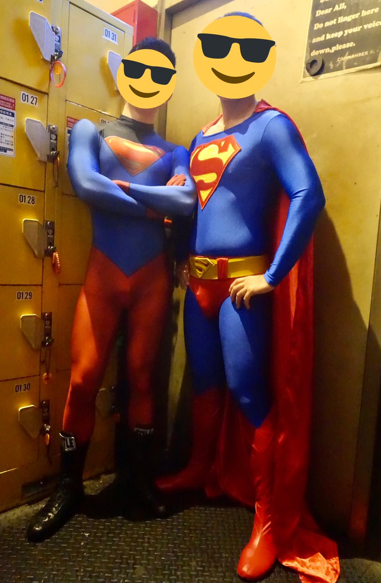 anxsvn's tweet photo. Superboy v.s Superman! https://t.co/BVDF9YJ48k