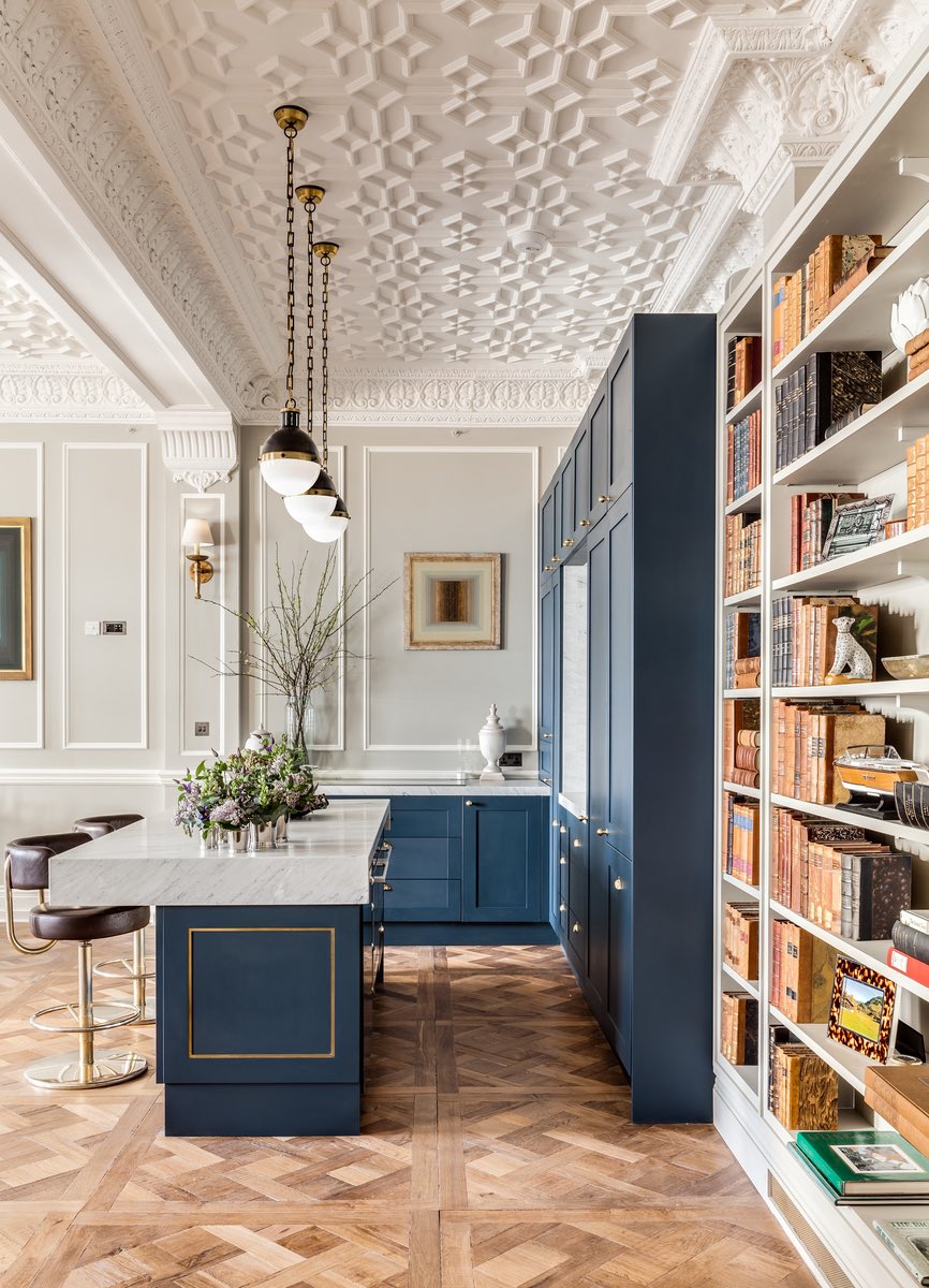 A respectfully contemporary design in a luxurious Grade II listed building – kitchens really do not get more beautiful than this mouth-watering design by <a href="/barlowandbarlow/">Maxwell Barlow</a> 
#interiordesign #interiordesigner #interior #kitchen #kitchendesign #luxurylifestyle #luxurykitchen