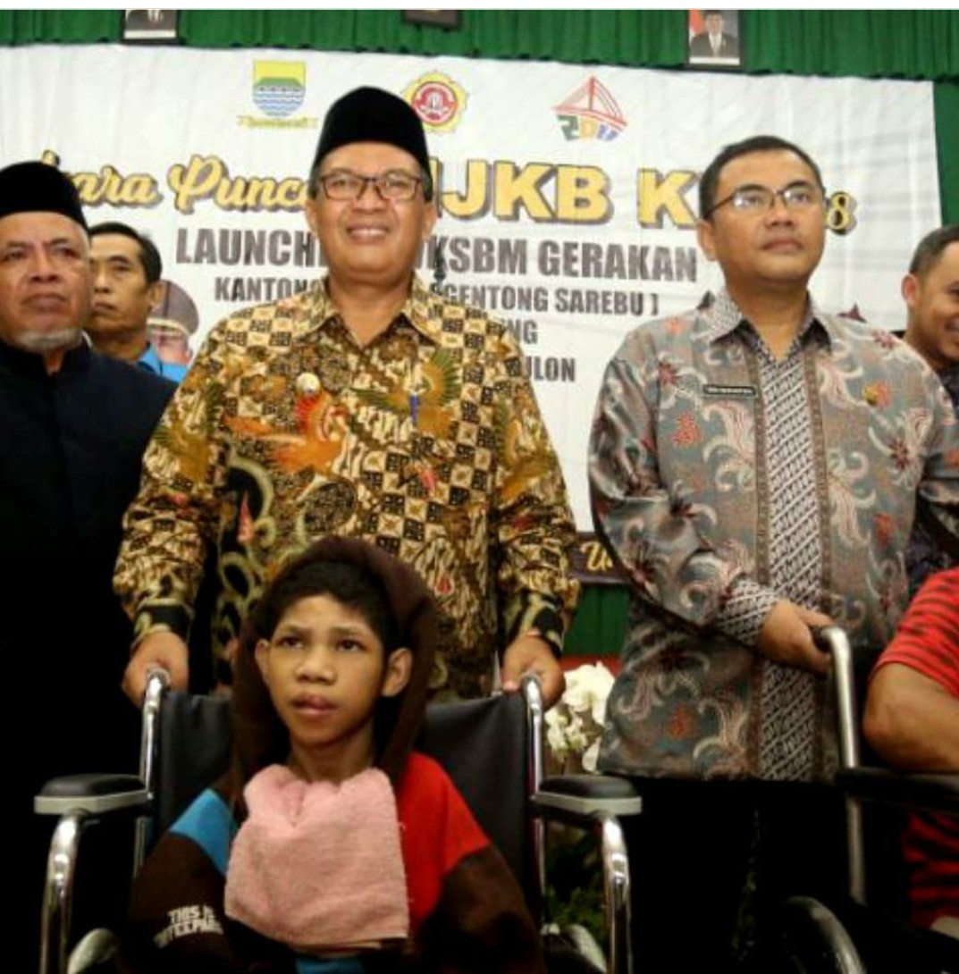 RusdiantonoTono's tweet photo. Bersama Bapak Wali Kota Bandung dalam rangka launching Program Wahana Kesejahteraan Sosial berbasis Masyarakat (WKSBM) Gentong Sarebu di Kecamatan Bandung Kidul https://t.co/wVBlkoHYMy