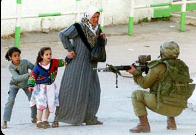 SaraHayatShah's tweet photo. My name is Sarah, I’m from Kashmir, I support Gaza. #SupportGaza https://t.co/1NZVYf4bka