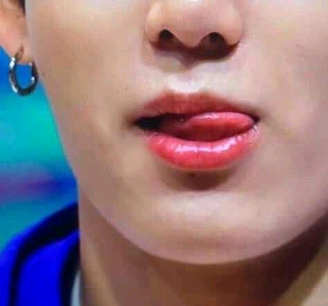 jungkook's lips; a thread