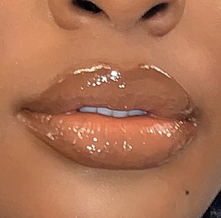 cupofmelanin's tweet photo. black girls x gloss is elite. https://t.co/MdfP4qLc9u