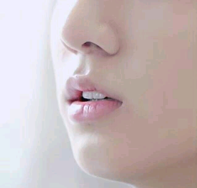 jungkook's lips; a thread