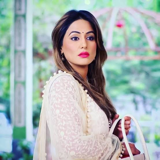 Worked as Akshara in Yrkkh for 8 long years man that's not a joke 8 years of career and giving all what she has to this show and making it forever on No.1 and never go out of TRP list. Akshara was def loved and it was tough to say good bye but she didJourney Thread 5/n #hinakhan