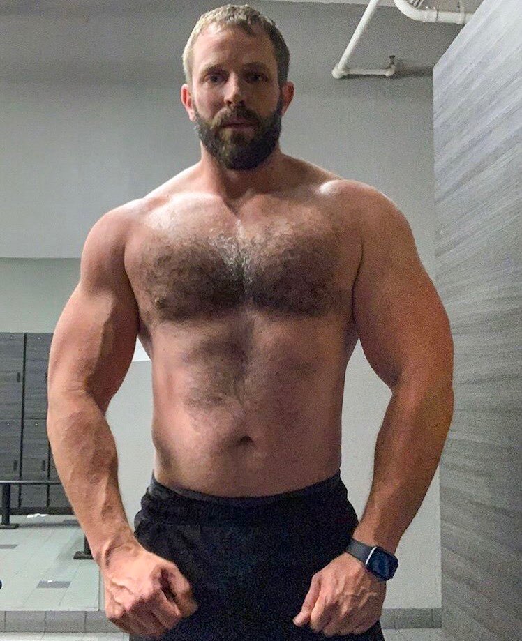 August 30 ?? ?? @hairydavid @hairyfan #hairsome #dilf #hairychest #hairygay #hairyfan #scruff #beardedhomo