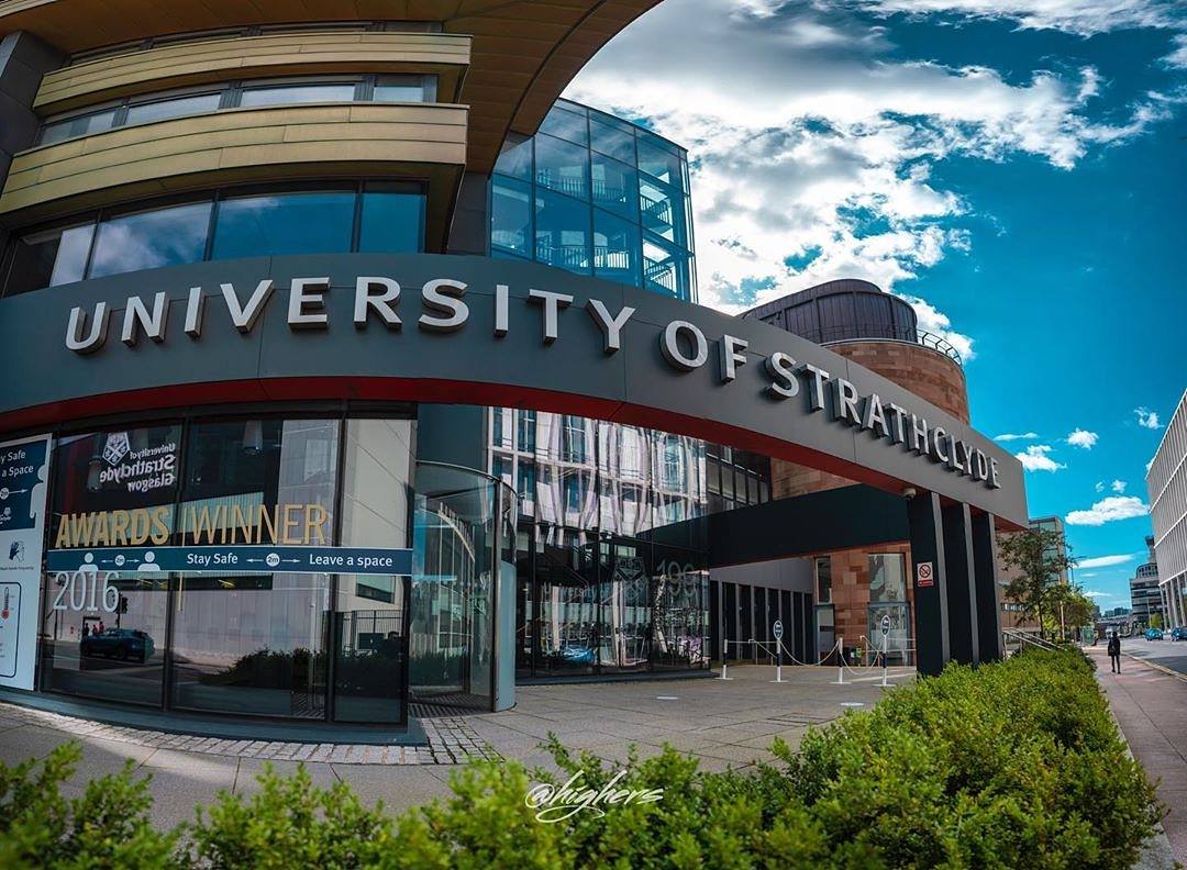 👇 UK Uni of the Year 2019 🇬🇧 & Scottish Uni of the Year 2020! 🏴󠁧󠁢󠁳󠁣󠁴󠁿
                                
#StrathLife campus pic from IG: highers 📸