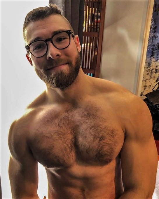 August 30 ?? ?? @hairydavid @hairyfan #hairsome #hairychest #hairygay #hairyfan #scruff #beardedhomo
