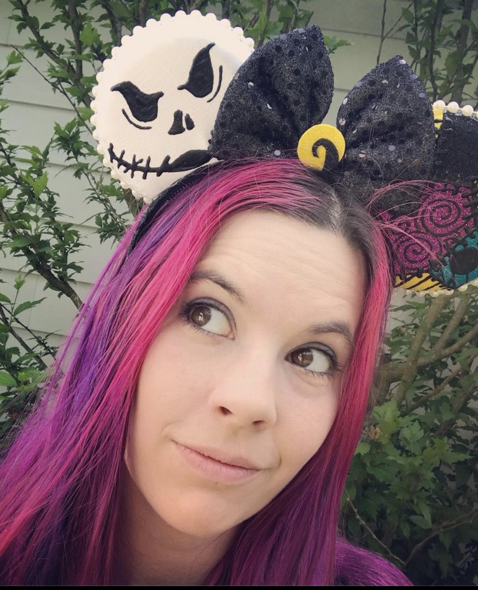 Alkalined13's tweet photo. Hey Gabbie these are my fave ears  @ToppsDisney  #ToppsDigiCon https://t.co/xm8keVdAfb