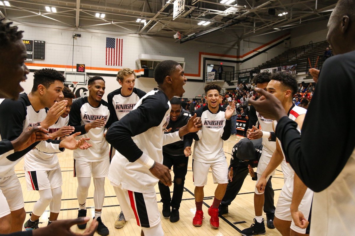 CoachDAmbro's tweet image. #KnightsFam #FamilyAffair #NoKnightsOff