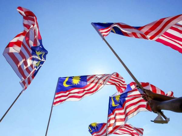 ThengMoBaby's tweet photo. Selamat Hari Kebangsaan Malaysia yg ke 63

Tanah tumpah darahku 🇲🇾 Merdeka! 

Happy Independence Malaysia

Proud to be Malaysian

#konsertmerdeka https://t.co/I4kB0tAQV7