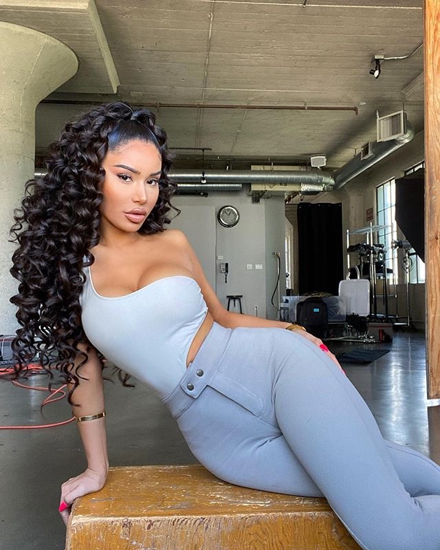 GoddessJadeCF's tweet photo. Say "thank you goddess for letting me stare at your big lushious boobs" and no... words are not enough for a proper thanks 🤑🤑

• #finD catfishfindom catfishdomme catfishfetish paypig femdom humanatm new to nsfw • https://t.co/a2gSRreUvT