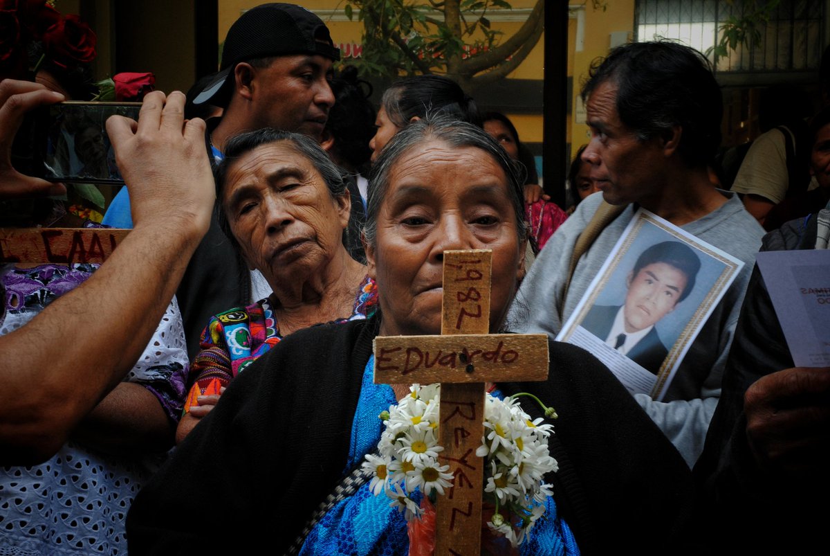 🗓 30 de agosto
Día Internacional de las víctimas de Desaparición Forzadas ⚘

La memoria no está en cuarentena 🙅🏾‍♀️En Guatemala durante los 36 años de conflicto armado interno, dejó heridas profundas para todo el país y sobre todo a los pueblos orginarios.
#MemoriaHistorica