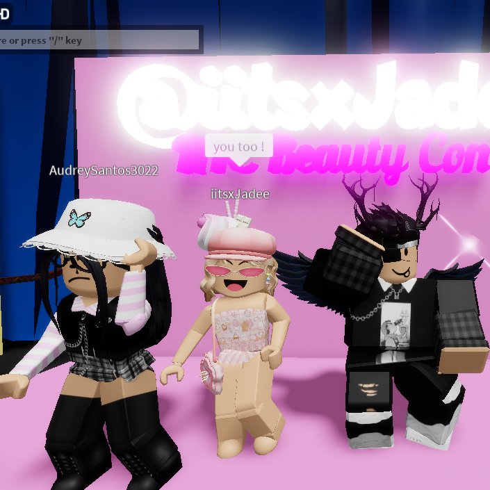 OreoDuckie's tweet photo. Met my 4 Idols @NessaRblx_ @JudyRebel_ @iitsxJade and @FerxBunBun   With My Sister https://t.co/VBbABlhIS5