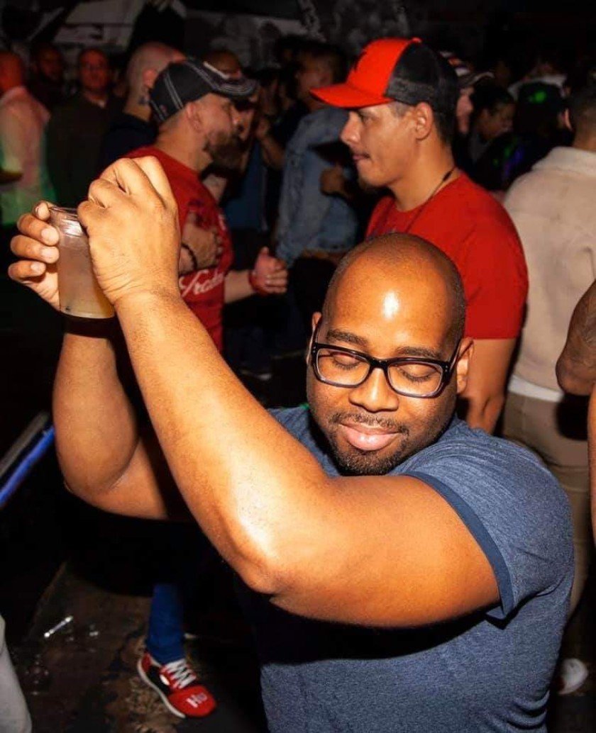 dead at 34Scott Blanks worked as a Dental Assistant in Whittier,  #California. He was the life of the dance floor & tackled anything in life with good humor, but one day he let out a rare cry for help. He died 2 weeks later from  #COVID.  @CTZebra  #MAGA  https://www.latimes.com/california/story/2020-04-07/he-was-the-life-of-the-dance-floor-until-coronavirus