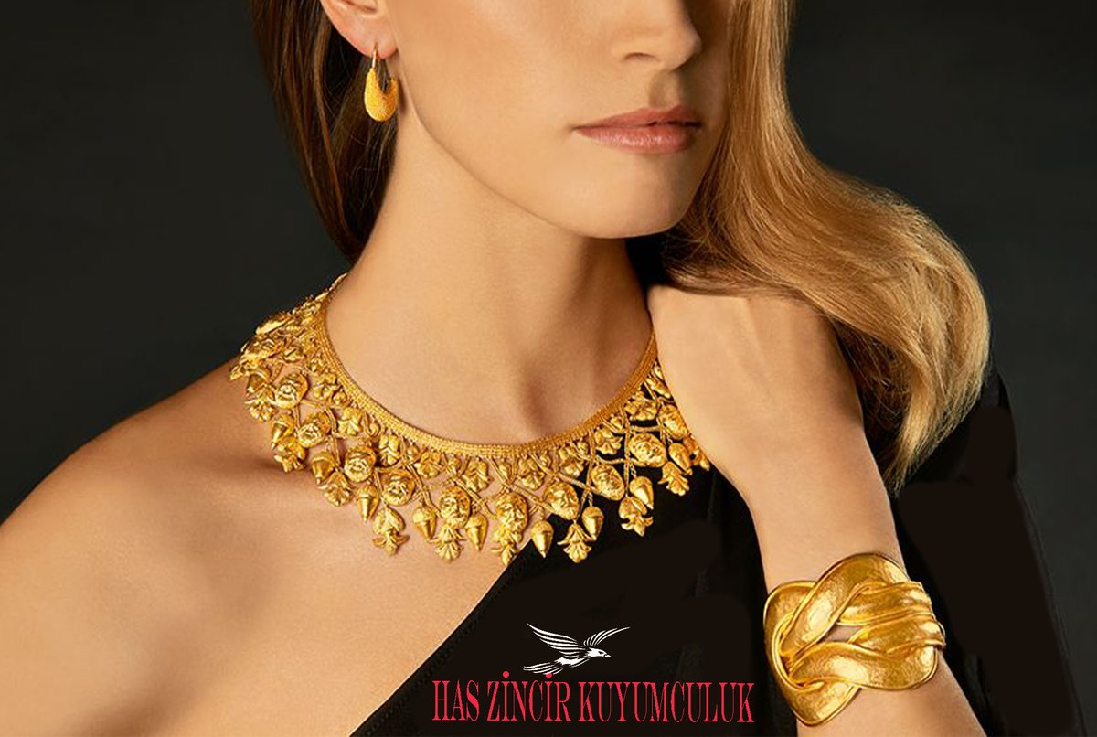 Wearing gold. изящные украшения из золота. девушка в золотых украшениях. Wearing gold. Raja jewellers украшения.