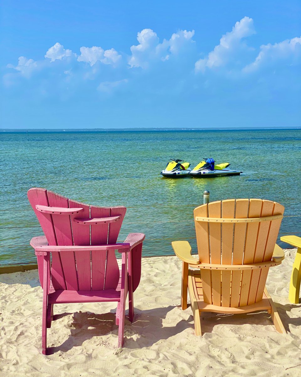 Happy #NationalBeachDay! 🌴☀️ It's time to pull up a seat and enjoy putting your toes in the sand here at LuLu's! #LuLusViews 😎