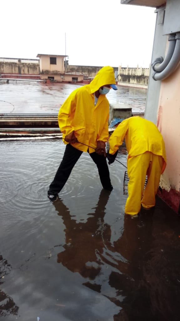 caasdrd's tweet photo. Brigadas de la CAASD solucionaron averías de redes de Los Alcarrizos, ensanche La Fe, residenciales en ave. República de Colombia, Atala, El Pedregal, Las Praderas, Alma Rosa I, Isabelita, Guaricano, entre muchos otros más. #llegandoytrabajando #CadaGotaCuenta #CAASDTrabaja https://t.co/t3WPACwQi4