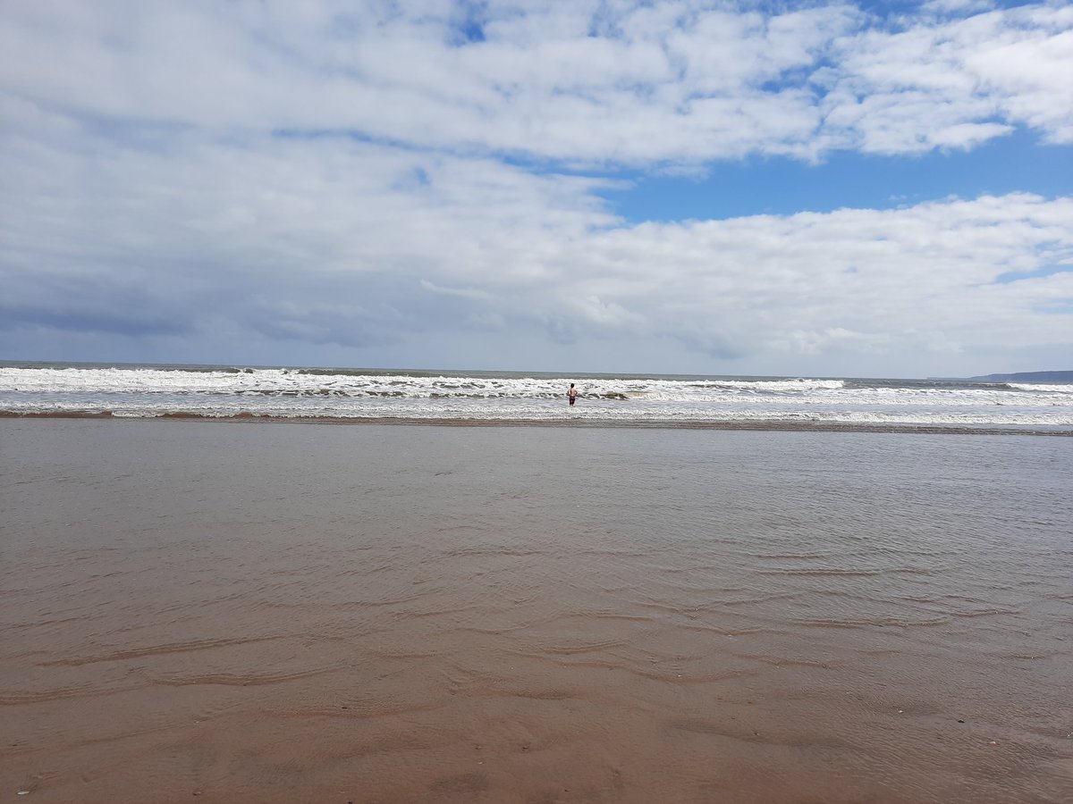 LeighSEdmondson's tweet photo. Spirits lifted with a #daytrip @Filey_UK Whatever the #weather the boy is in the #sea. #bankholiday #familytime #memories #favouritespaces #NorthSea #fishandchips #donuts #amusements #beach #paddle #sunshine #beachcombing #seaglass #Filey #FileyBrigg #happyplace #YorkshireCoast https://t.co/hca5xv5NZK
