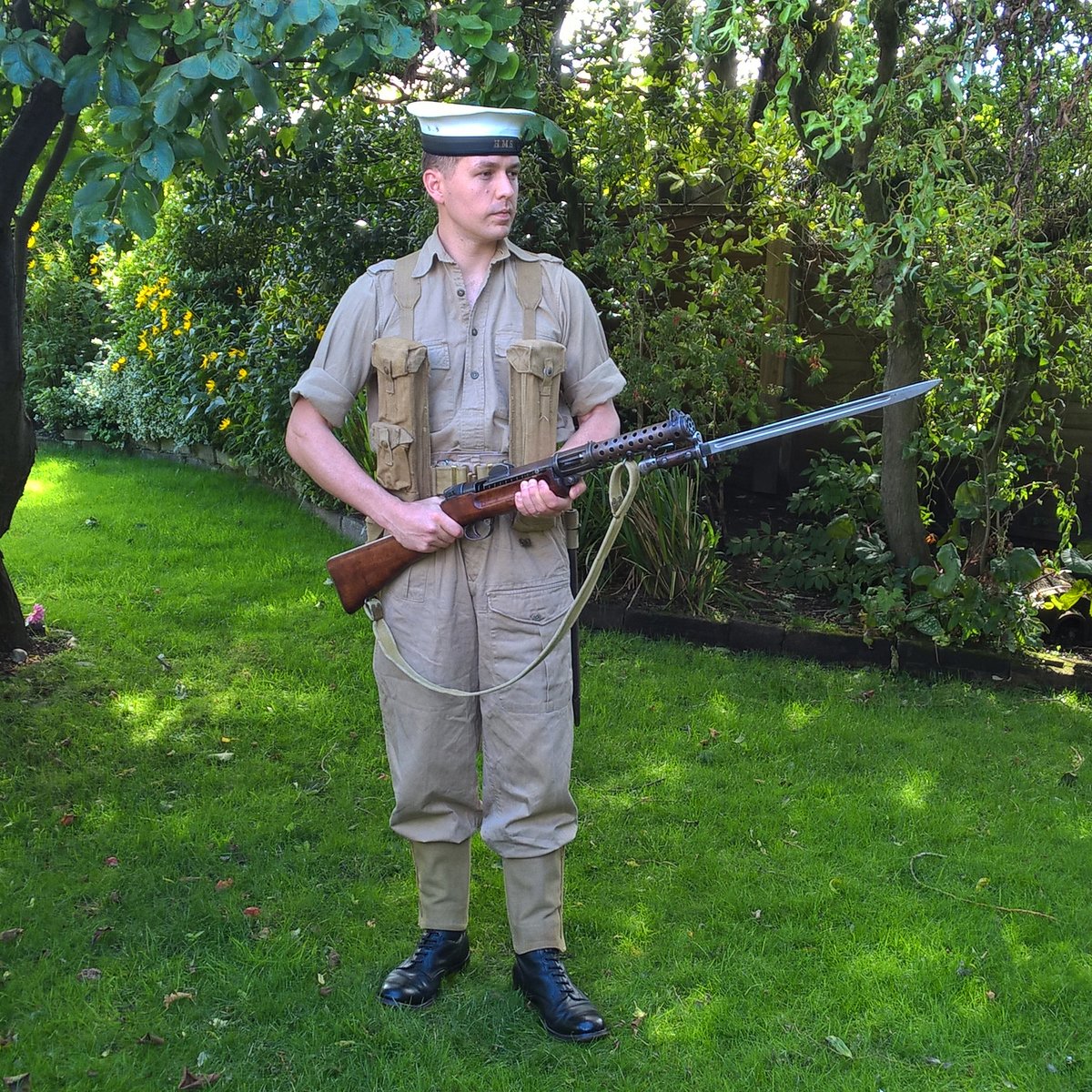 rifleman_moore's tweet photo. As with the Winchester Model 1897 the Lanchester proves that everything is better with a sword bayonet. #swordbayonet #lanchester #ww2 #british #smg #machinecarbine #royalnavy https://t.co/S79mm31M6e
