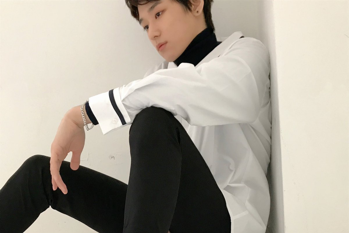 [주연] 더비 1000일 동안 함께 해주어서 고마워요❤️
데뷔 앨범 자켓 촬영때!