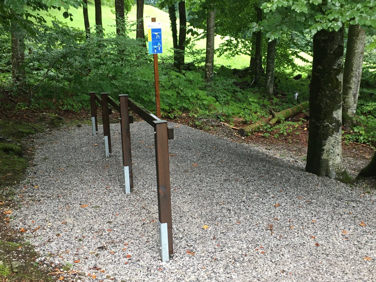 schneider_hj's tweet photo. Vita Parcours in #Netstal. Neue Geräte und ein Top Unterhalt. Ein grosses Dankeschön an die Verantwortlichen der Gemeinde #Glarus. https://t.co/f0Pz3be3aq