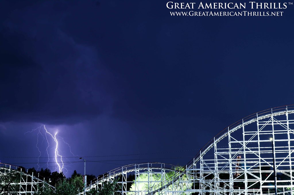 When thrills and storms collide, you just gotta ride the lightning! #txwx #sixflags #rollercoaster #lightning