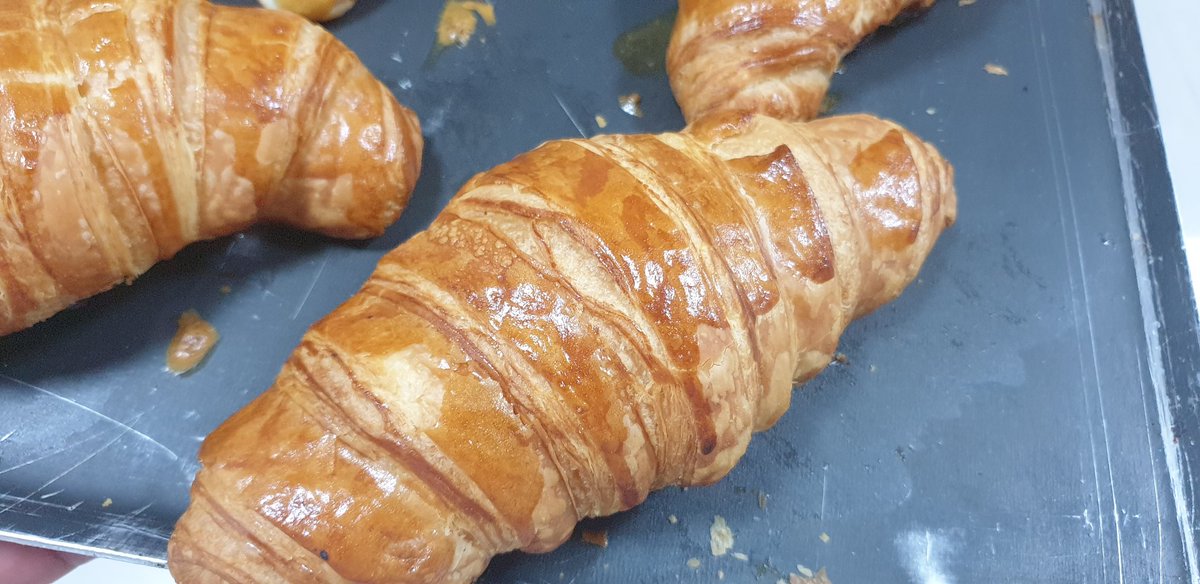 AlbaitAlarabiB's tweet photo. (الكرواسون)....😋

Le Croissant ....😋 https://t.co/tvauRjM1e6
