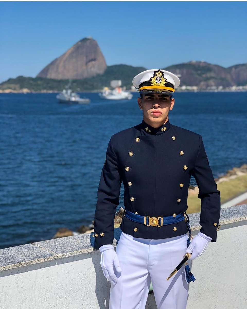 BzNaval's tweet photo. Esse eu nosso foco
#marinha #marinhadobrasil #brasil #escolanaval #colegionaval #espadim #bznaval #rj @marmilbr @MarinhaPT https://t.co/pTXTvtzUXh