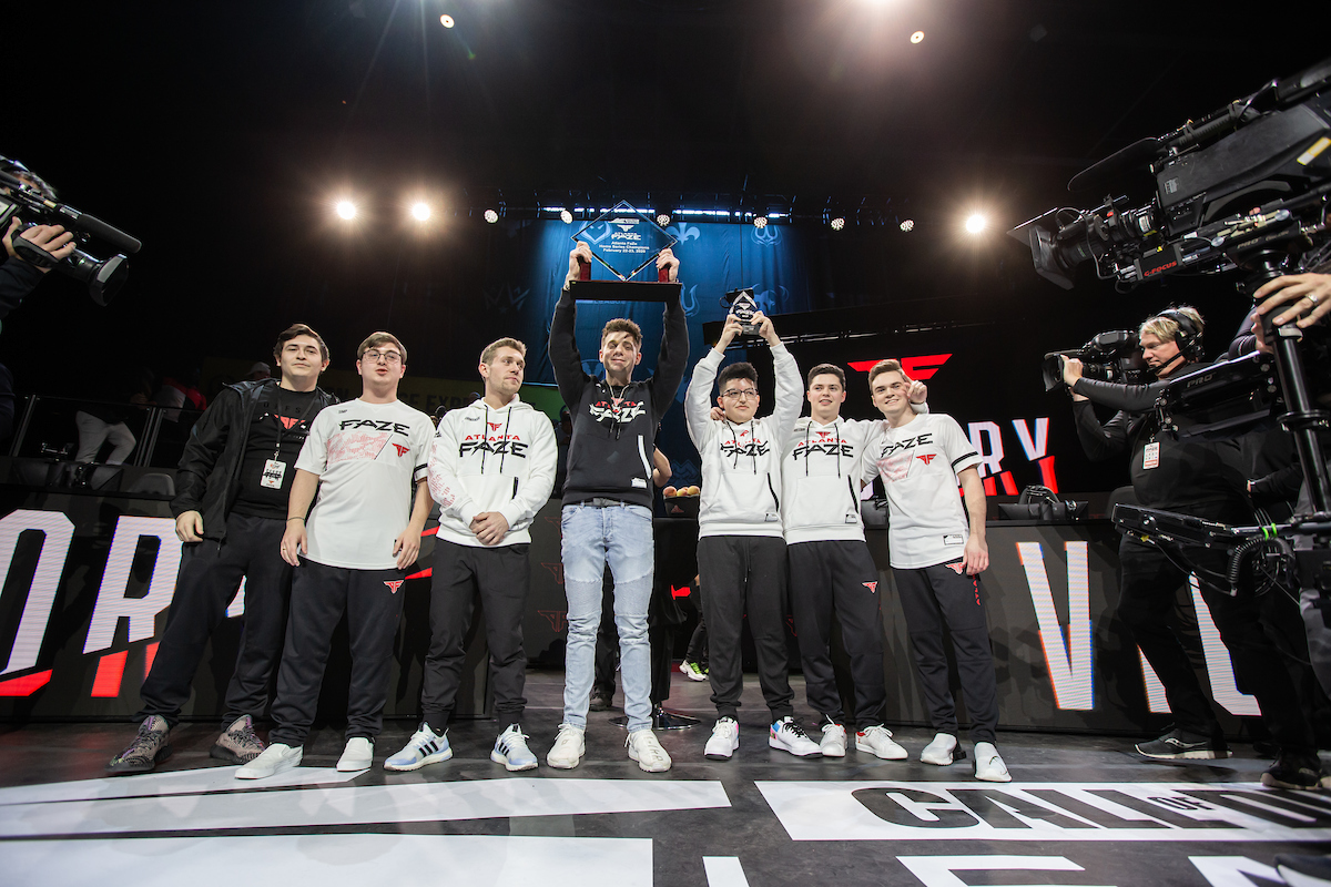 FaZeClan's tweet photo. Before things get underway.. let's all give our thanks to the incredible team at @ATLFaZe for this unforgettable season. 

From the players to the staff to Atlanta, we thank you.

Now we bring this one home. #EZAF https://t.co/rVblYOhGTz