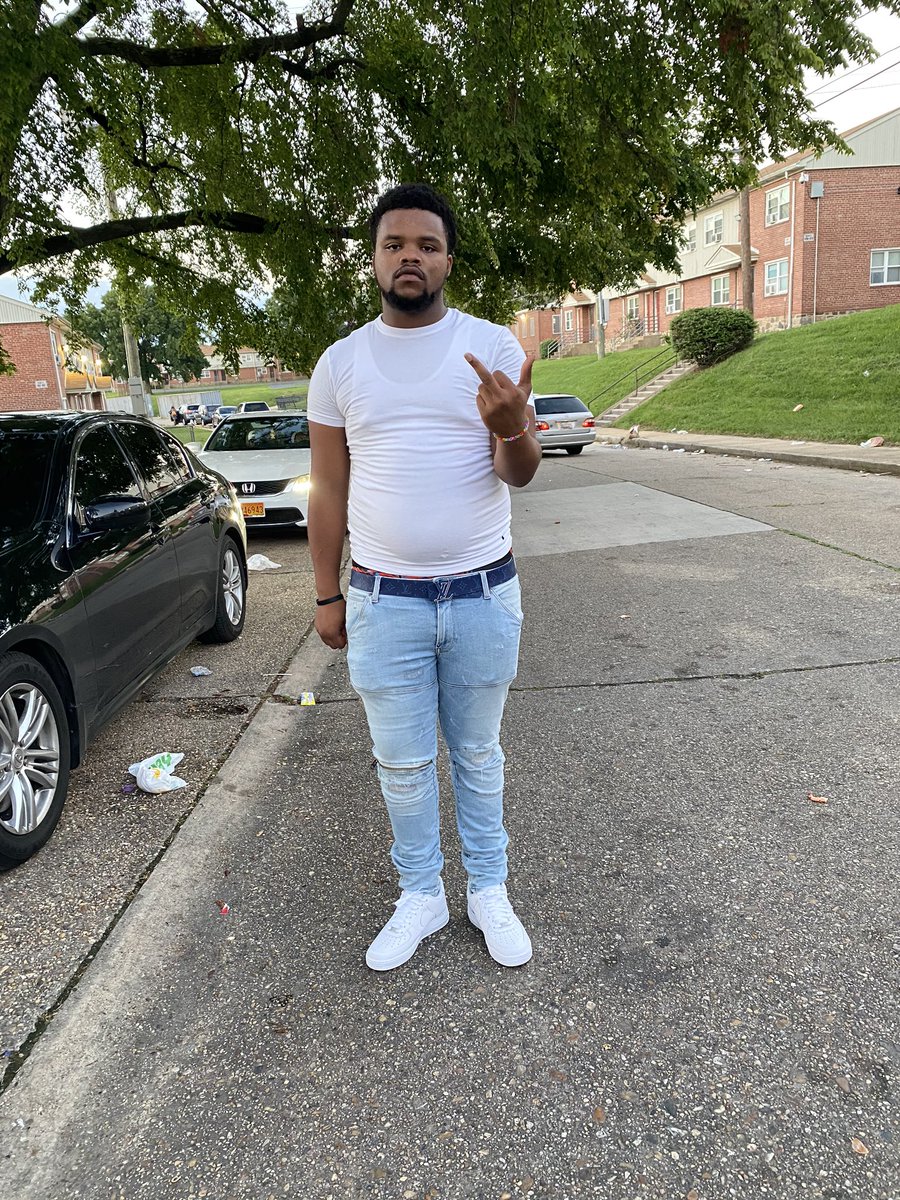 SB_Dboy's tweet photo. Hoodrich youngin still ah pop out in some fazos💫 #VitoLand💕 #SimonWorld💙 #LongLiveSean❤️ #SIPMACK💚 #ForeverLaMike💕 #FreeDaBros‼️ https://t.co/8uRYIVJUY6