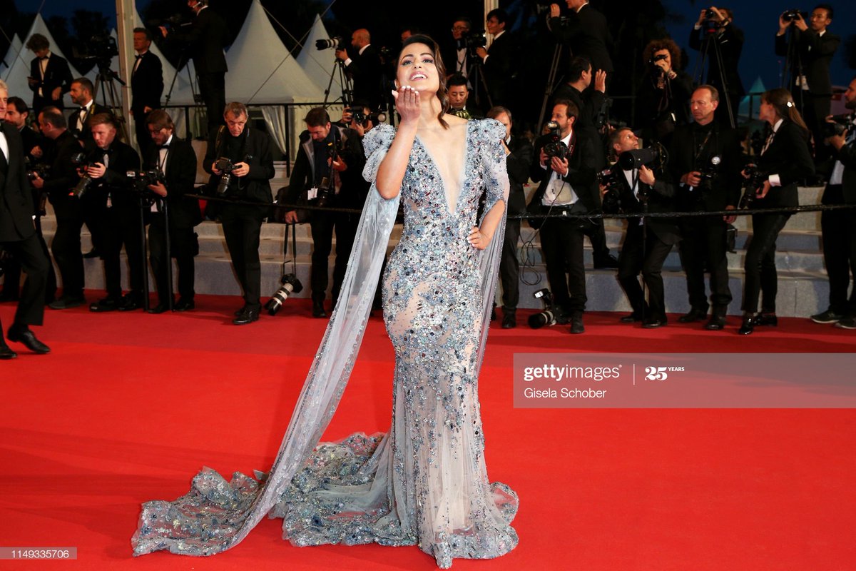 Graced the Red Carpet of Cannes with her presence and got love from Entire nationLaunched the Poster of her First Film "Lines" for which we are desperately excited. Cannes was forever a memory to cherish Journey Thread 16/n #hinakhan  @eyehinakhan