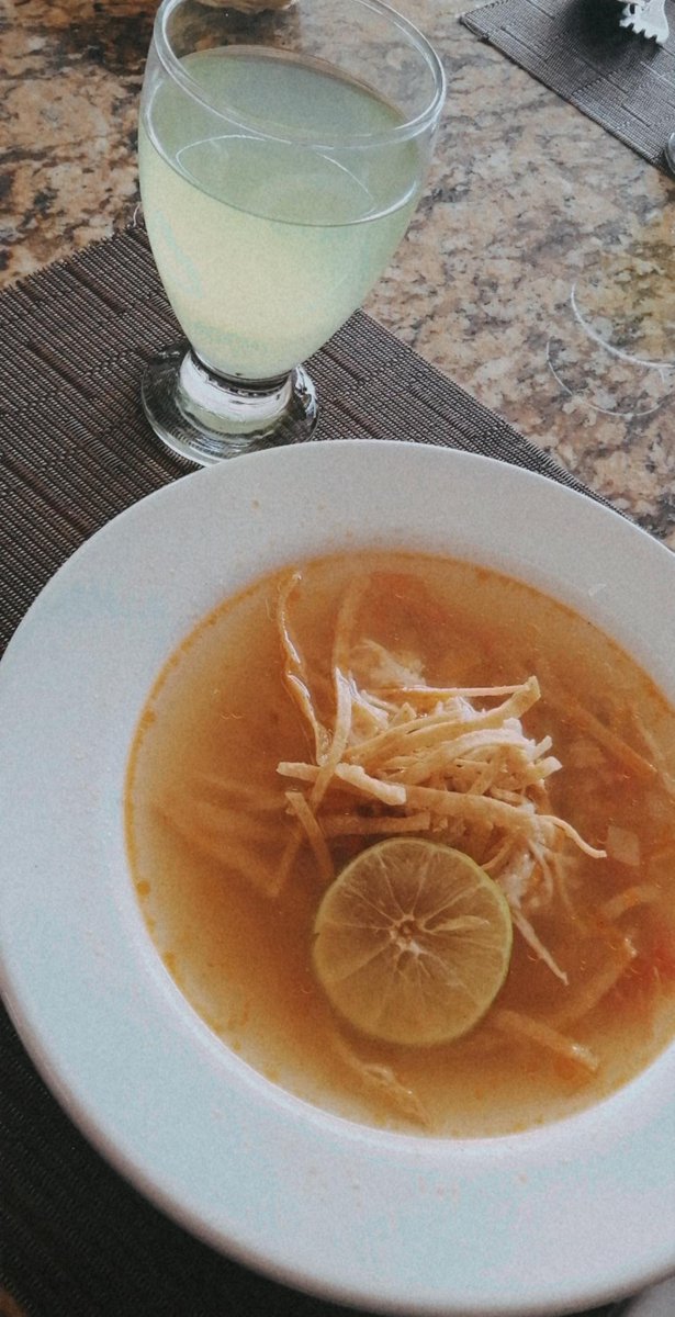 PASIONXQRO_'s tweet photo. 🤤 Que rico es comer en el hotel  Occidental Querétaro Les compartimos un poco de la experiencia del team. #PasiónXQuerétaro https://t.co/iBZJng5jgi