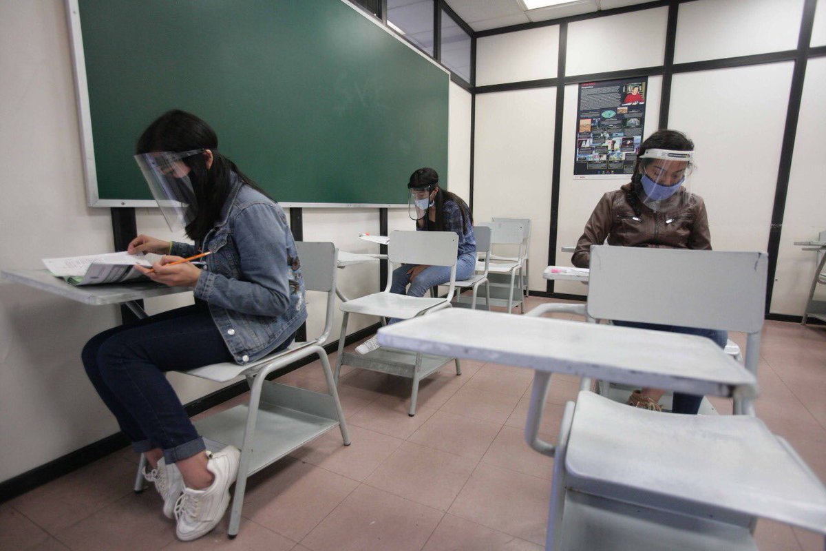 IPN_MX's tweet photo. Mucho éxito a los aspirantes que este domingo presentan su examen de admisión en nuestras unidades académicas, en donde continuamos con estrictas medidas sanitarias para el cuidado de la salud de todos los participantes. https://t.co/GNFHF7Edbs
