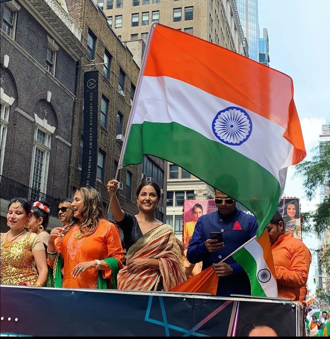Making her country proud was blessing and pleasure forever for herFirst ITV actress to go to NewYork on Independence Day Parade and making her country once again Proud.Jai HindJourney Thread 18/n #hinakhan  @eyehinakhan