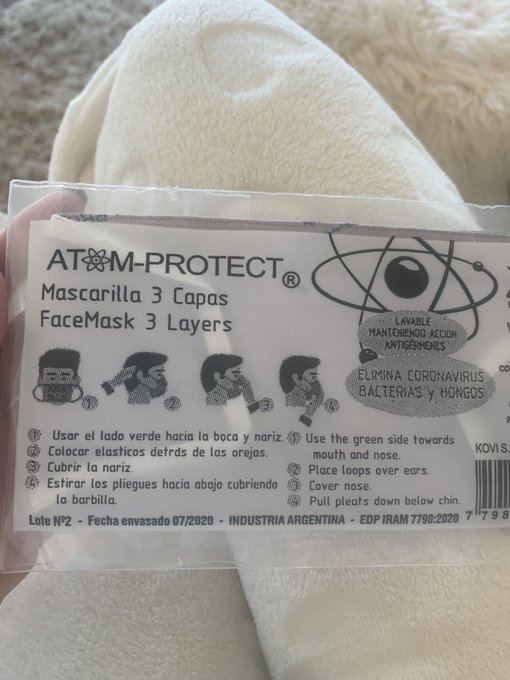 Aprovecho y les recomiendo una mascarilla que estuve probando, la máscara Atom protect desarrollada por
