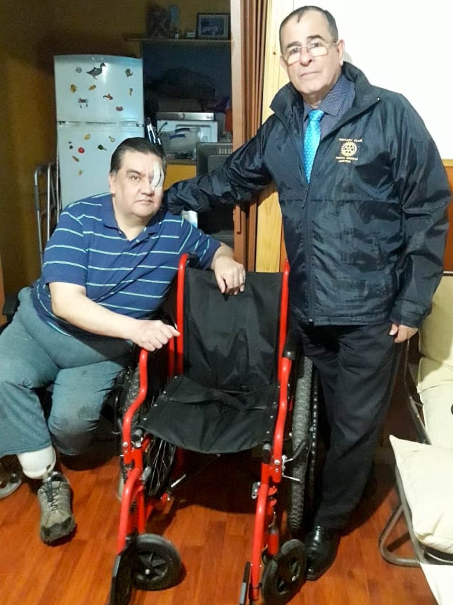 RotaryAustral's tweet image. El 14 de septiembre de 2019 Rotary Club Austral Punta Arenas (R.C.A.) hace entrega de una silla de ruedas, en comodato, a don Andrés Aparicio Ampuero, quien tiene dificultades de desplazamiento producto de su capacidad de movilidad reducida. #WeAreRotary #PuntaArenas
