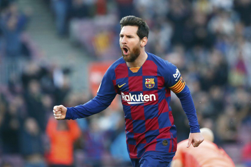 Manchester City are prepared to pay 33-year-old Barcelona and Argentina forward Lionel Messi £450m as part of a five-year plan that would eventually see him join New York City FC. (Sport, via Daily Star)