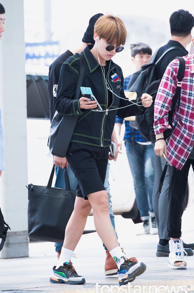 stylebyJHOPE's tweet photo. https://t.co/FQskDhmGxp