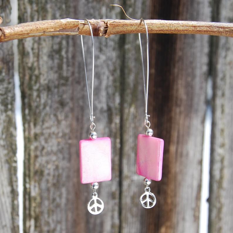 KarmaKittyJewel's tweet photo. #sale #Handmade #Pink #motherofpearl #etsymntt #etsysocial #etsyhandmade #etsyearrings #etsyjewelry #peace #peacesign #sterling #silverearrings #prettyinpink #freeshipping https://t.co/qBhMjTiq1P @Etsy #etsysummer #summer #summergift #summer2020 #summershopping https://t.co/1yXEL70gOm