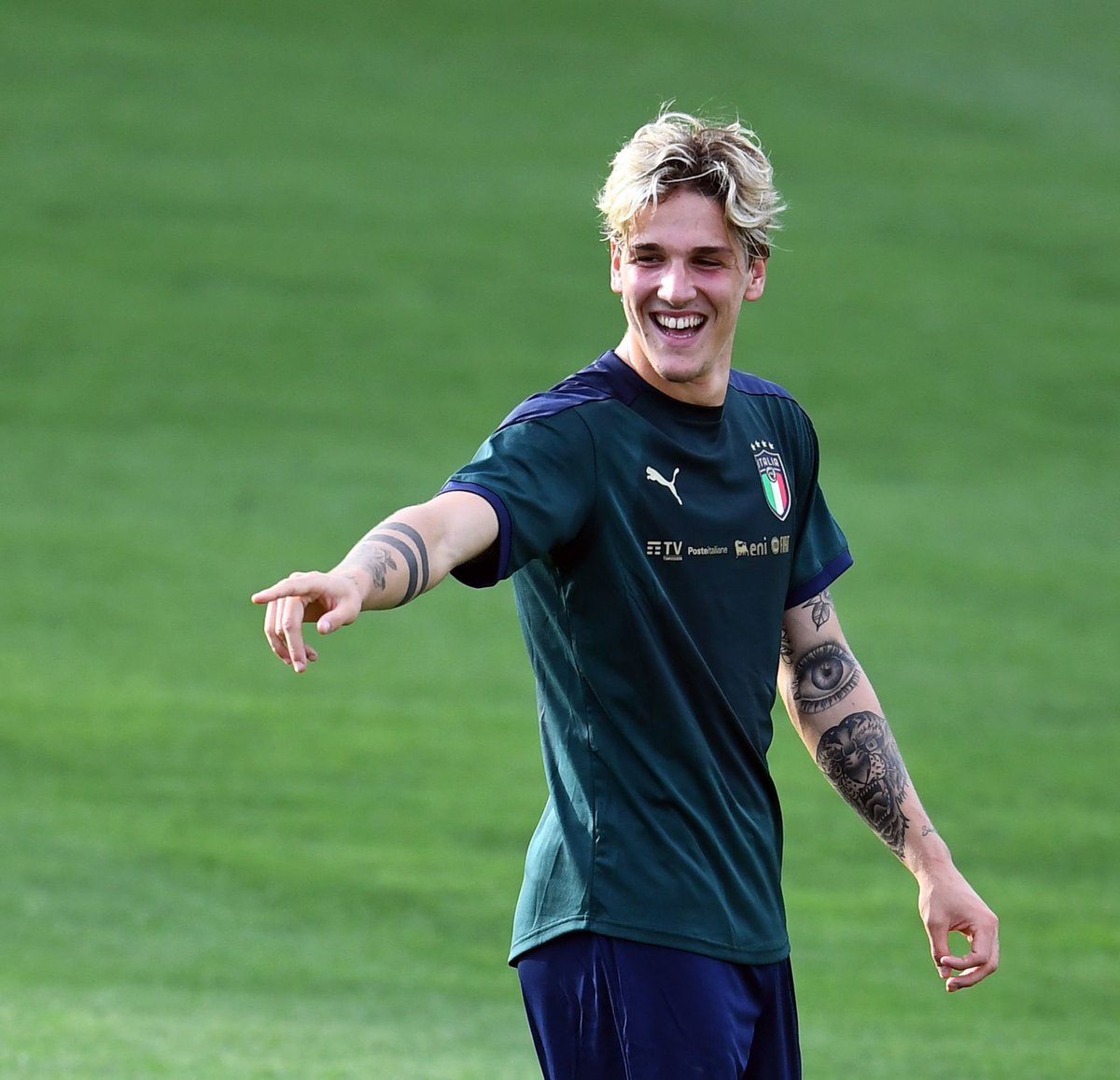FrZaniolo's tweet photo. Zaniolo de retour avec la Nazionale après sa longue blessure ! Prêt pour l'Euro ! Mais tout d'abord place a la Nation League, deux matchs importants vendredi contre la Bosnie Herzégovine et lundi prochain contre les pays bas. https://t.co/kCbzqXbtv3