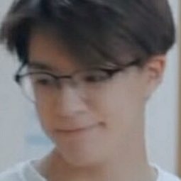 more jeno + glasses bc i can never get enough