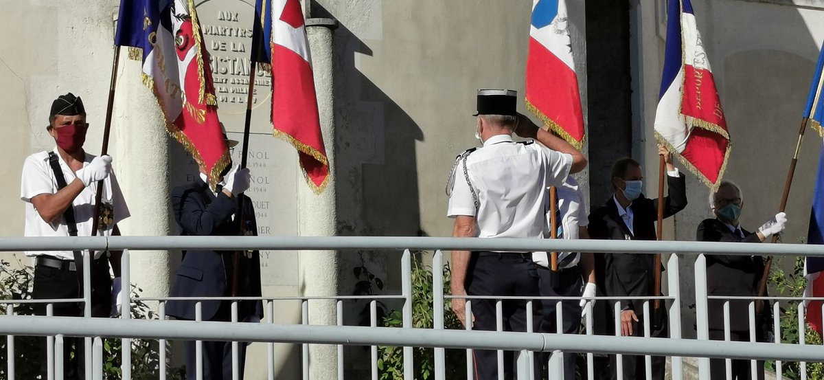 LegionHonneur34's tweet photo. @SDIS34 @montpellier_ @DDSIS34 @BONNAFOUX4 @aurelienmanenc @Gillesviri @Prefet34 @GilbertArnal @Delafosse2020 @CPOIREL13 @LetiziaSpo @BruyereVal Cérémonie commémorative de la Libération de Montpellier avec la participation de la @LegionHonneur34 société des membres de la Légion d'honneur de l'Hérault, del'#ANMONM34 #Anopex34 https://t.co/uozBFUPDnZ
