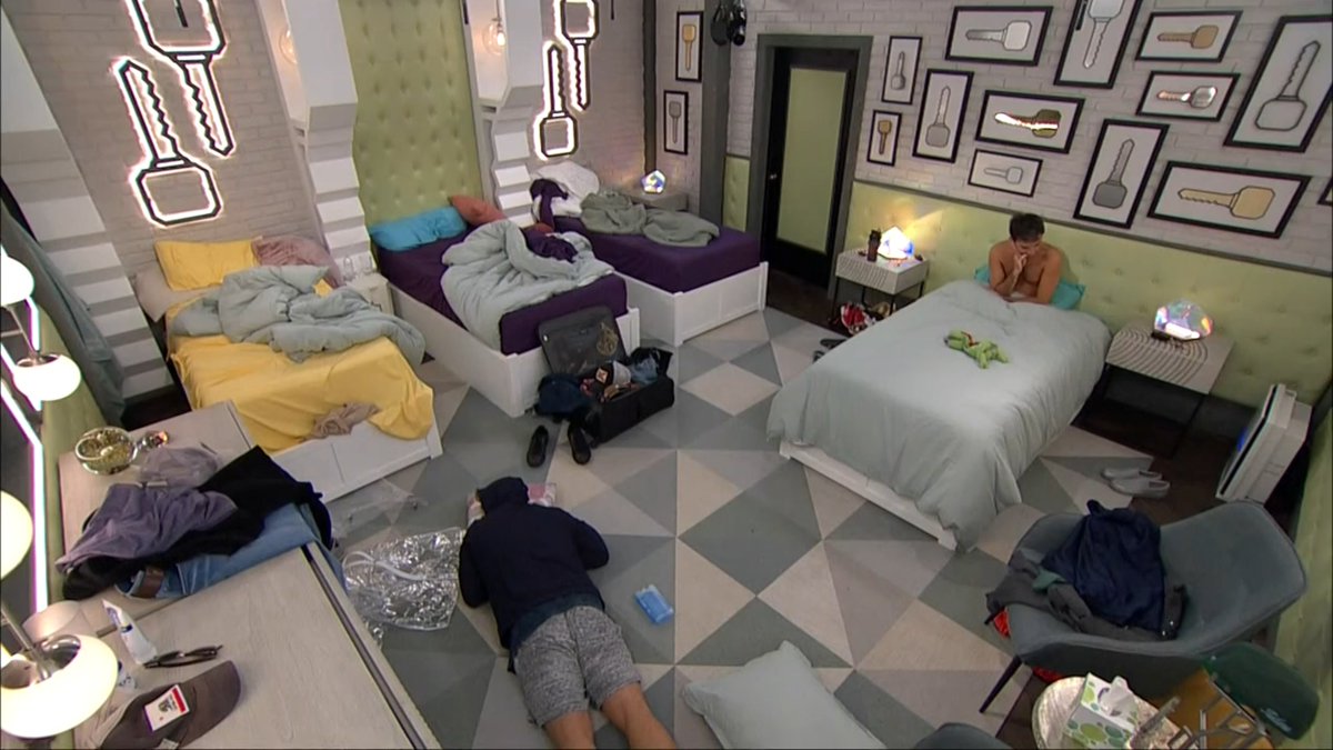 They moved Memphis's body to the floor in the key room  #BB22
