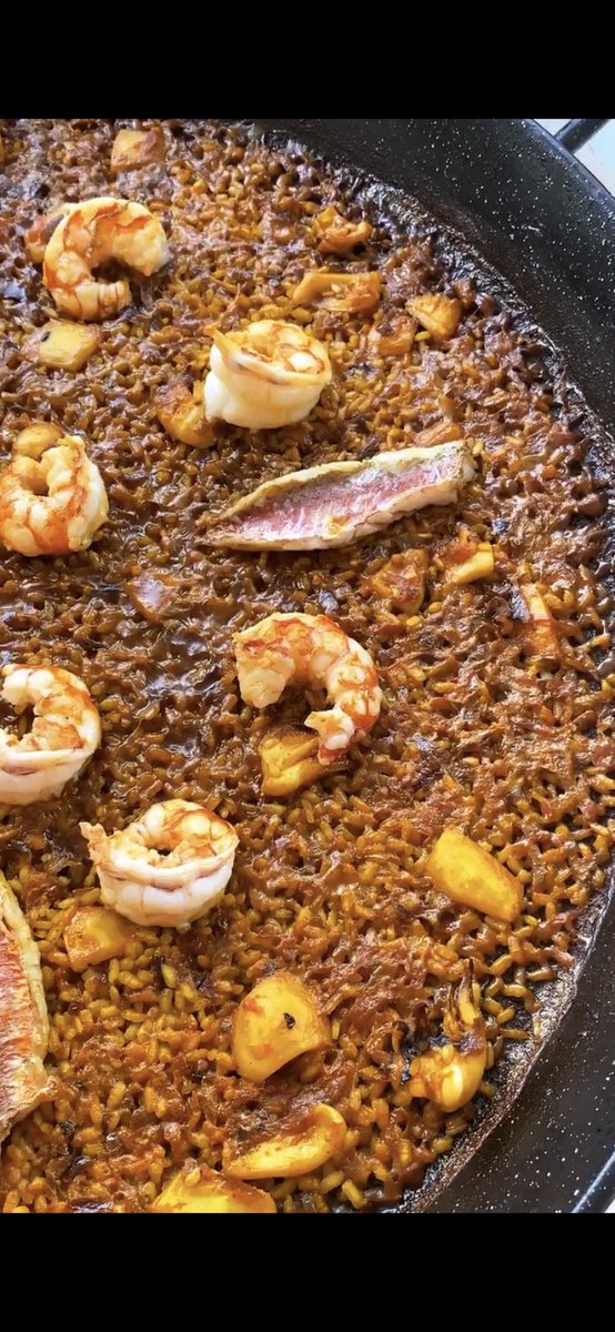 Davidcervera97's tweet photo. @IbaiLlanos Soy tu hombre!!! Valenciano de la terreta y los arroces me quedan bien... o eso dicen los que los prueban !!! Más vale una imagen que 1000 palabras 🥘🥘🥘🥘🥘🥘 https://t.co/JFEiPg8Ku6