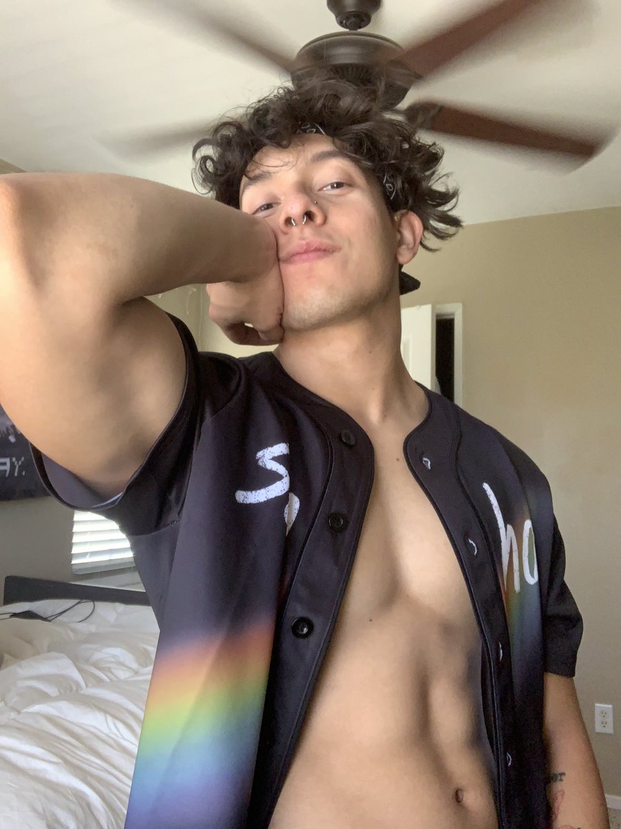 Kevin Franco 🖤 _ 444 tweet media