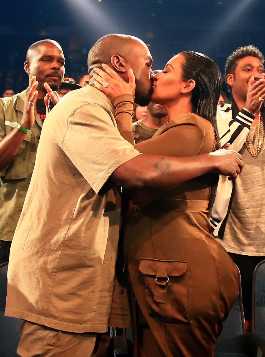 Since the  #VMAs   are tonight, here’s a thread of Kanye and Kim’s most memorable  #VMA   moments: