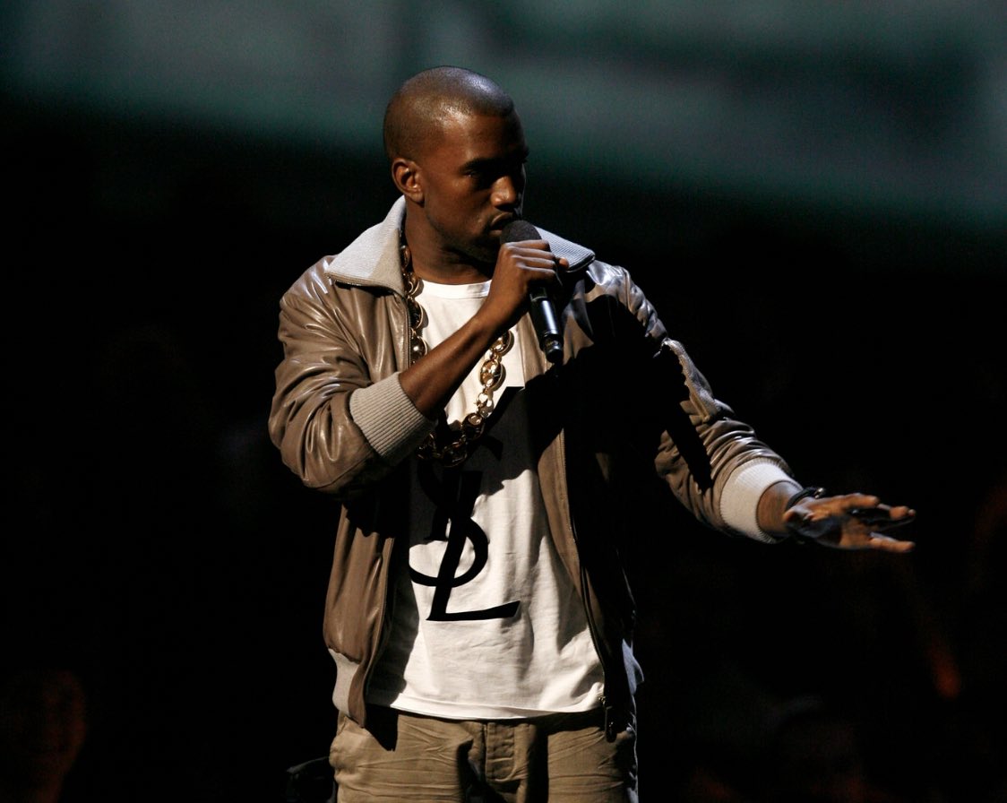 2006: Kanye presented Hype Williams with the Video Vanguard Award at the  #VMAs  .
