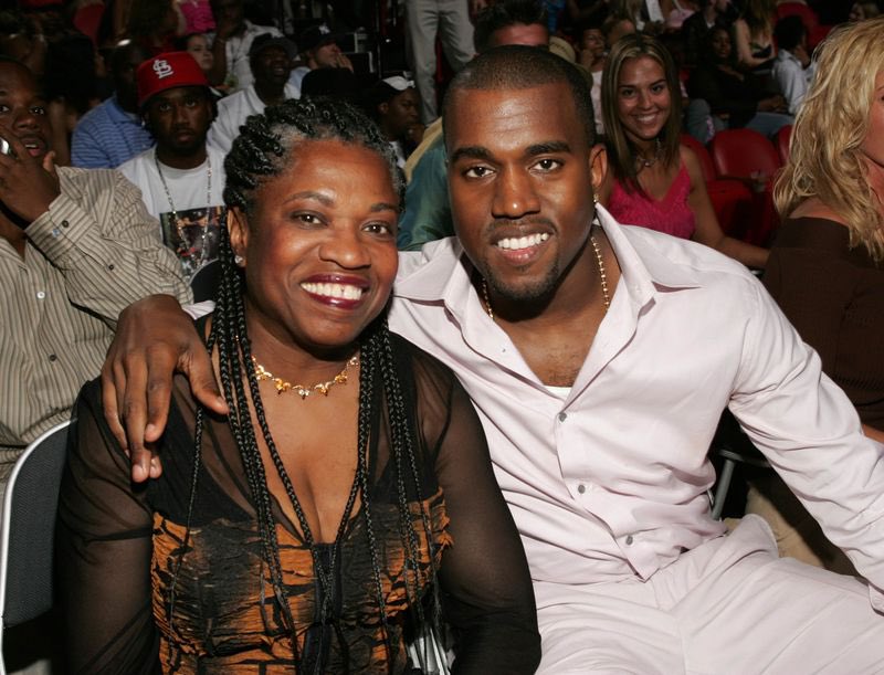 2004: Kanye attended his very first  #VMAs  .He brought his mother, Donda, as his date and he performed a medley of hits including “Through The Wire” with Chaka Khan.West was also nominated for six awards.